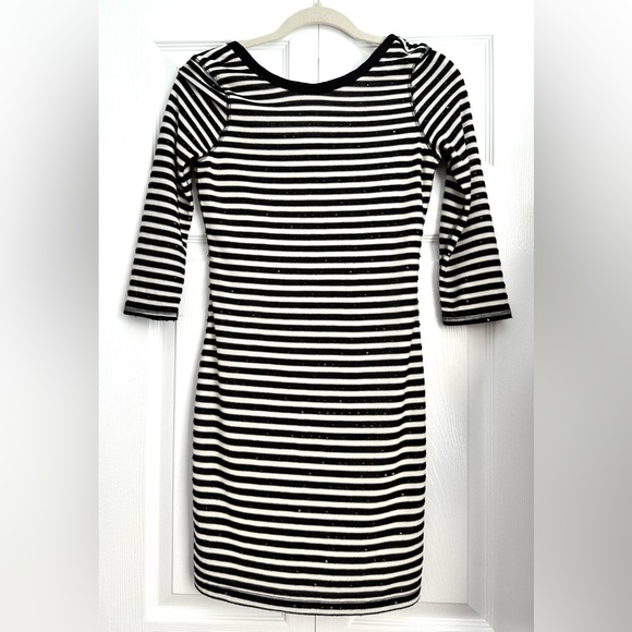Beautiful Like New Black & White Sequins Stripe Express Dress Size XS 🖤🤍 - Picture 3 of 6